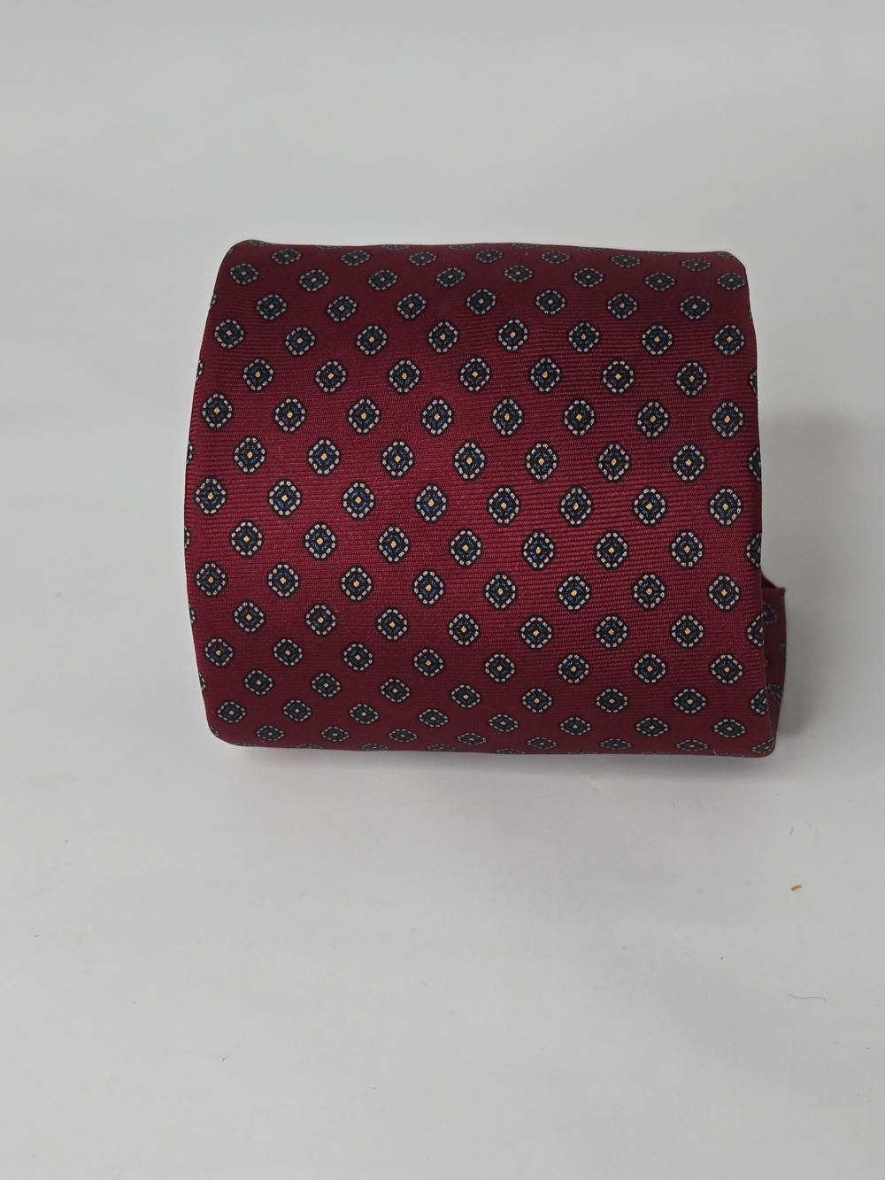 Chaps Ralph Lauren Men's Burgundy Patterned Tie - Classic Formal Accessory